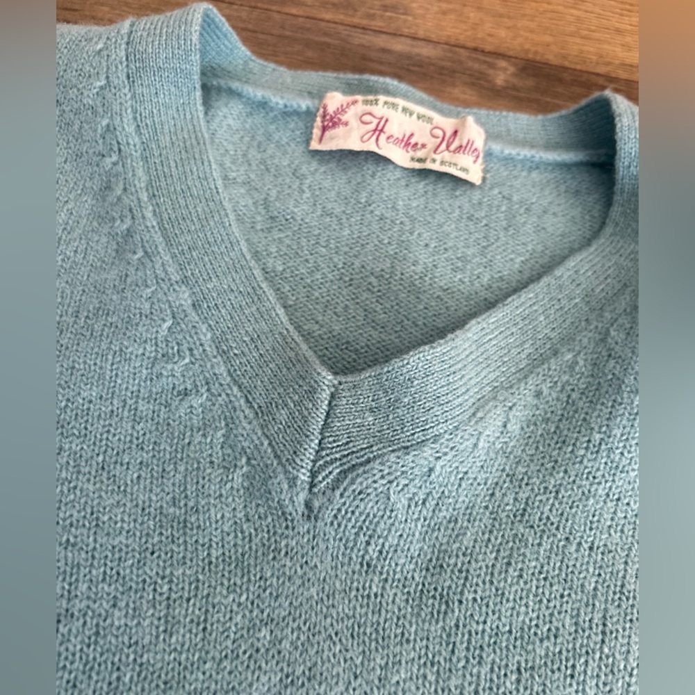 Vintage 60s Wool Knit V-Neck Short Sleeve Sweater Top - Picture 4 of 5